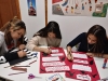 foto1-alumnas-de-4-eso-confeccionando-carteles-terrorificos